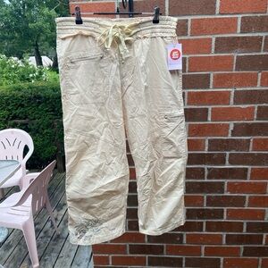 Vintage Cream Cargo Capris